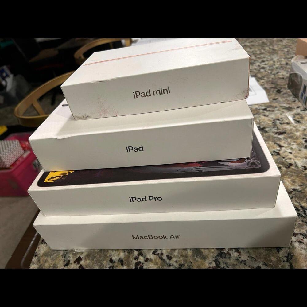 LOT OF 4 Empty apple  IPad Pro, iPad mini, and mac computer boxes